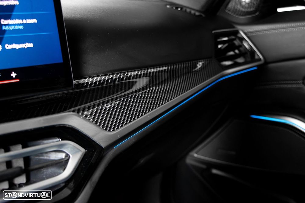 BMW M3 Competition xDrive - 37