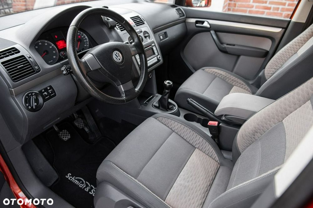 Volkswagen Touran 1.4 TSI Cross - 6