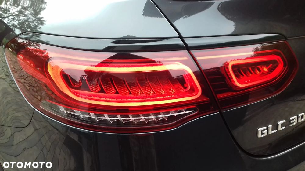 Mercedes-Benz GLC 300 4Matic 9G-TRONIC AMG Line - 28