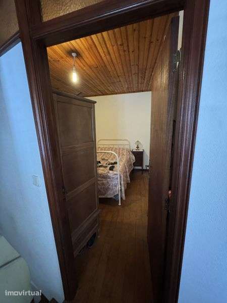 Moradia + terreno + garagem + 2 habitaçoes - Grande imagem: 5/12