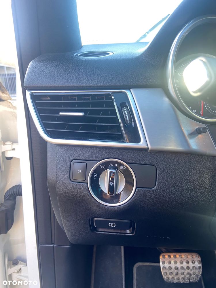 Mercedes-Benz GLE 350 d 4Matic 9G-TRONIC AMG Line - 32