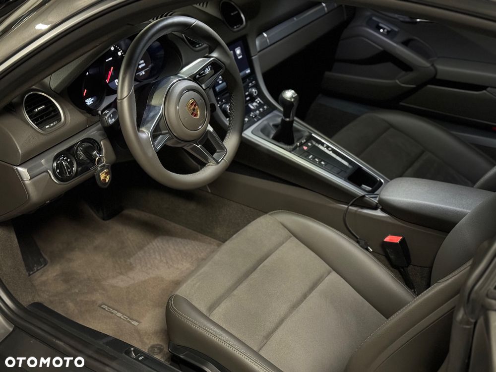 Porsche 718 Cayman Standard - 2