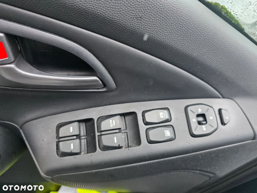 Hyundai ix35 blue 1.6 2WD Finale Gold - 11