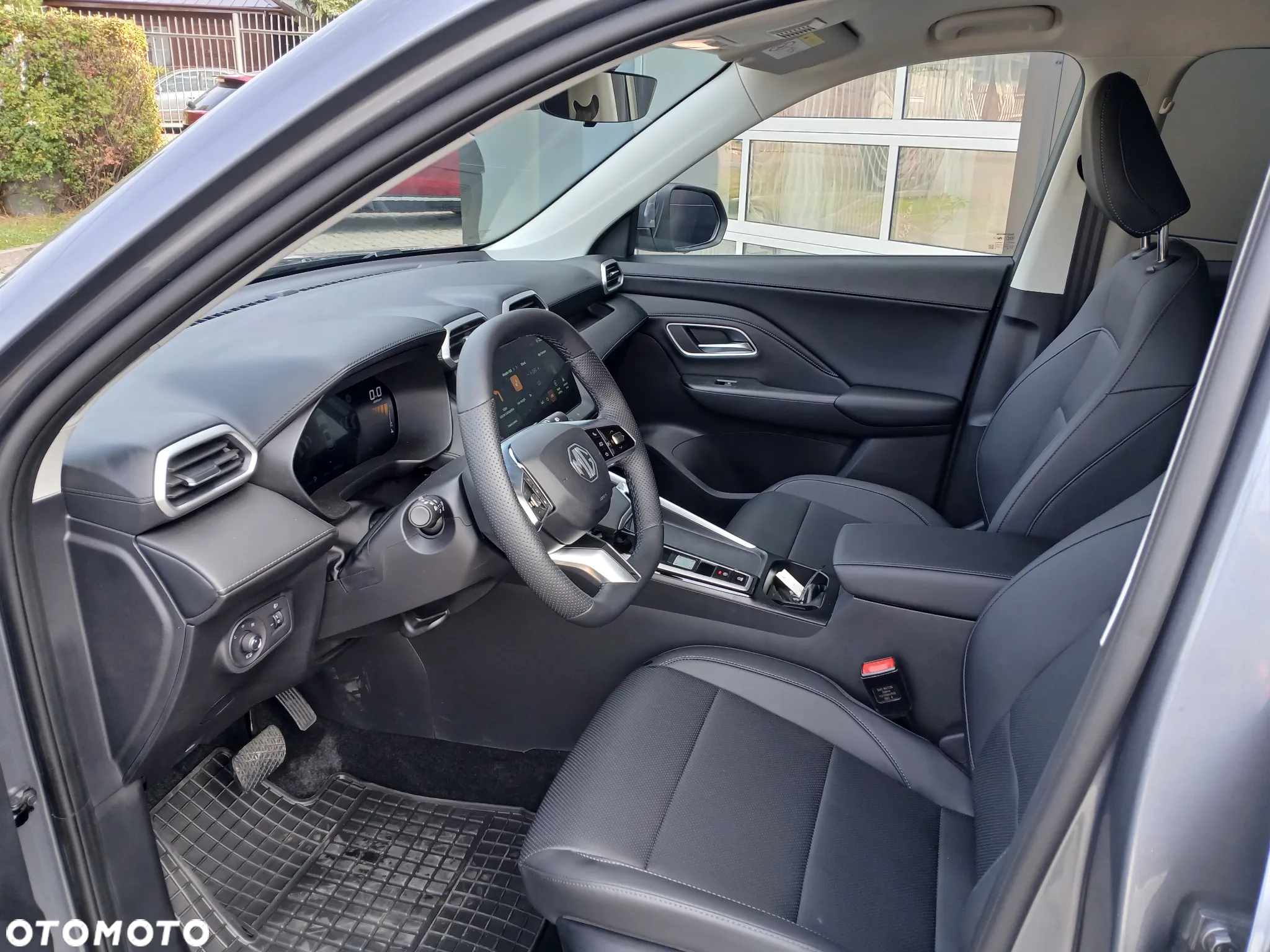 MG ZS Hybrid+ - 9