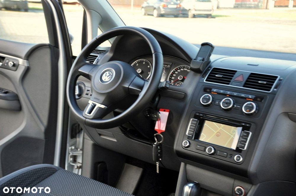 Volkswagen Touran - 25