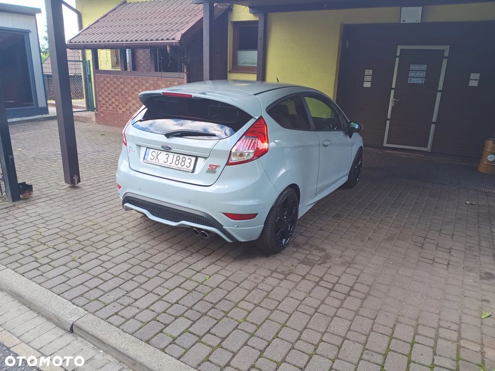 Ford Fiesta - 8