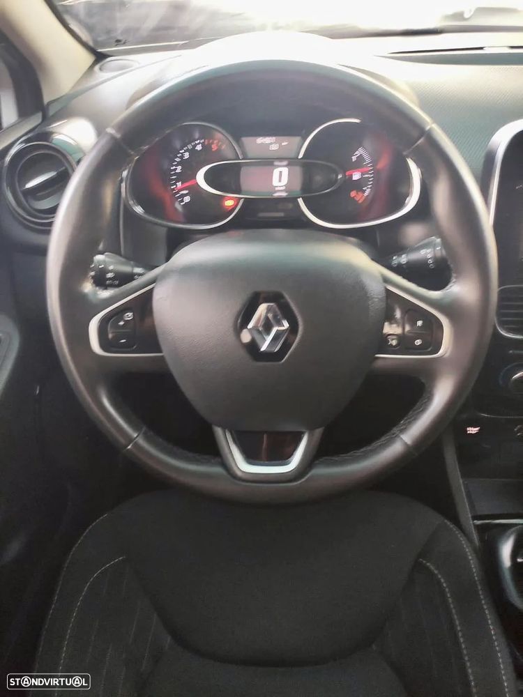 Renault Clio Sport Tourer - 10