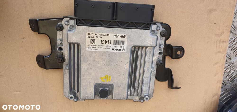hyundai i40 1.7 crdi komputer silnika 0281031716 - 1