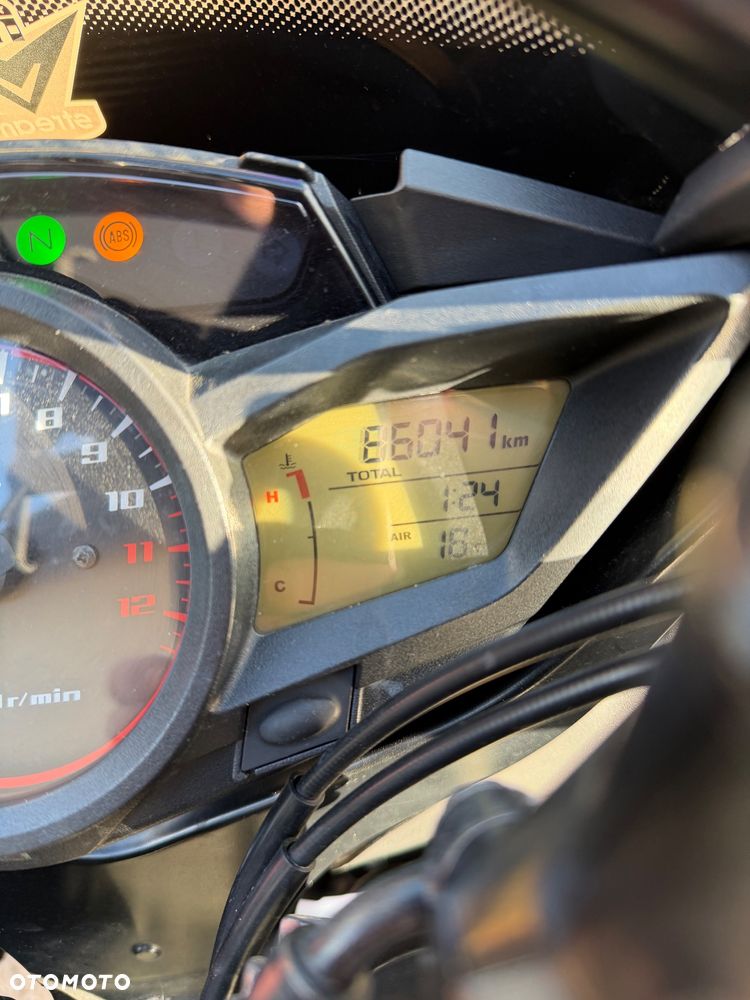 Honda VFR - 3