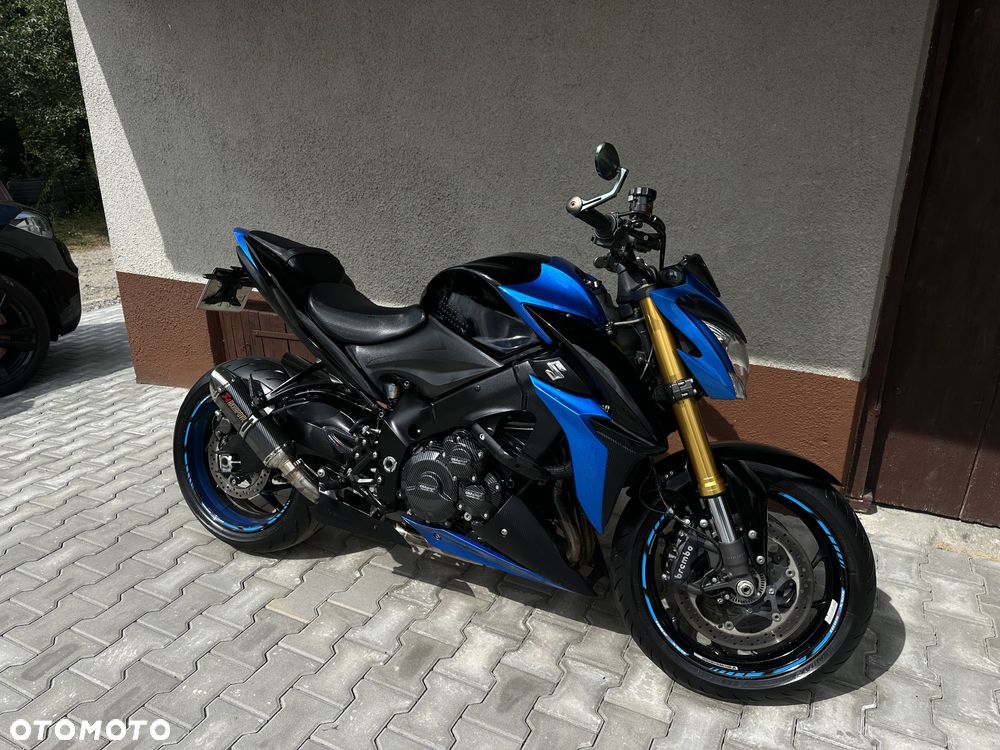 Suzuki GSX - 11