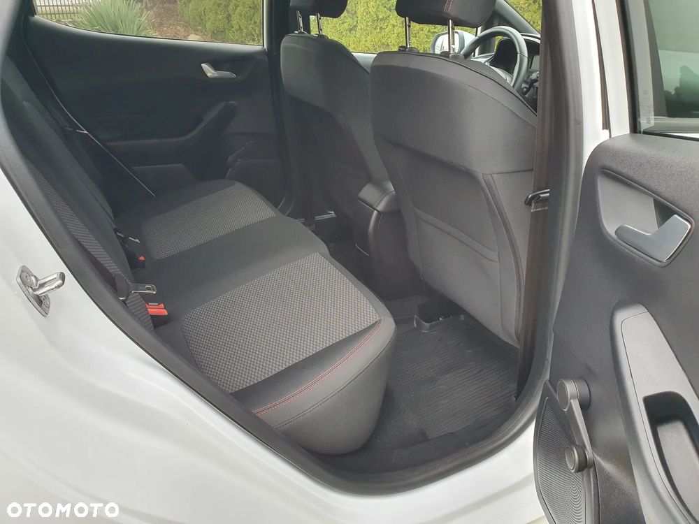 Ford Fiesta - 24