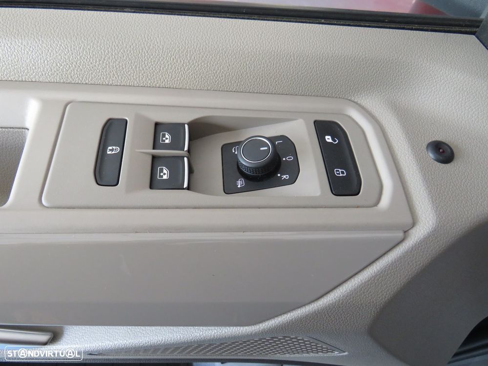 VW Multivan 2.0 TDI Style DSG - 13