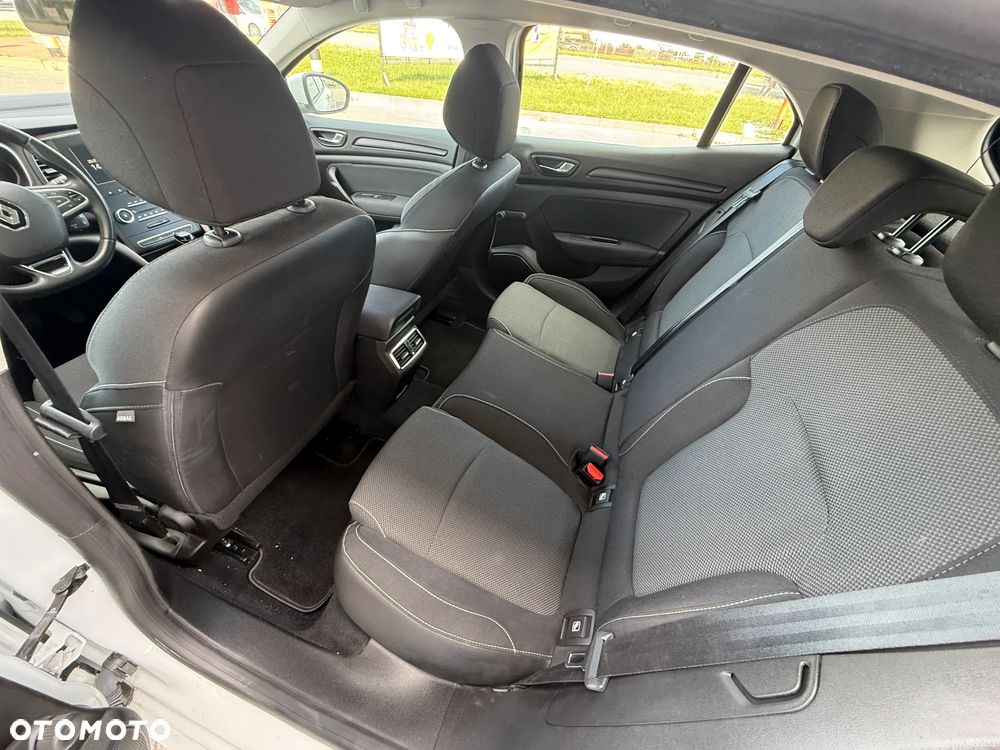 Renault Megane 1.5 Blue dCi Intens - 11