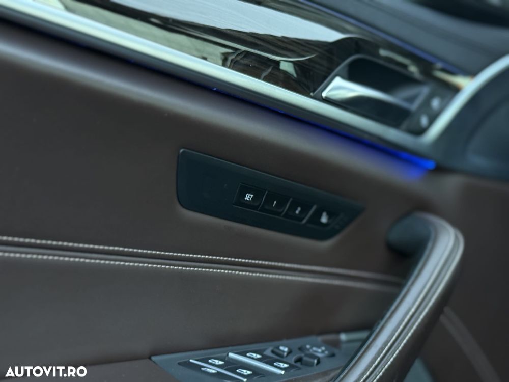 BMW Seria 5 530d xDrive Aut. - 26