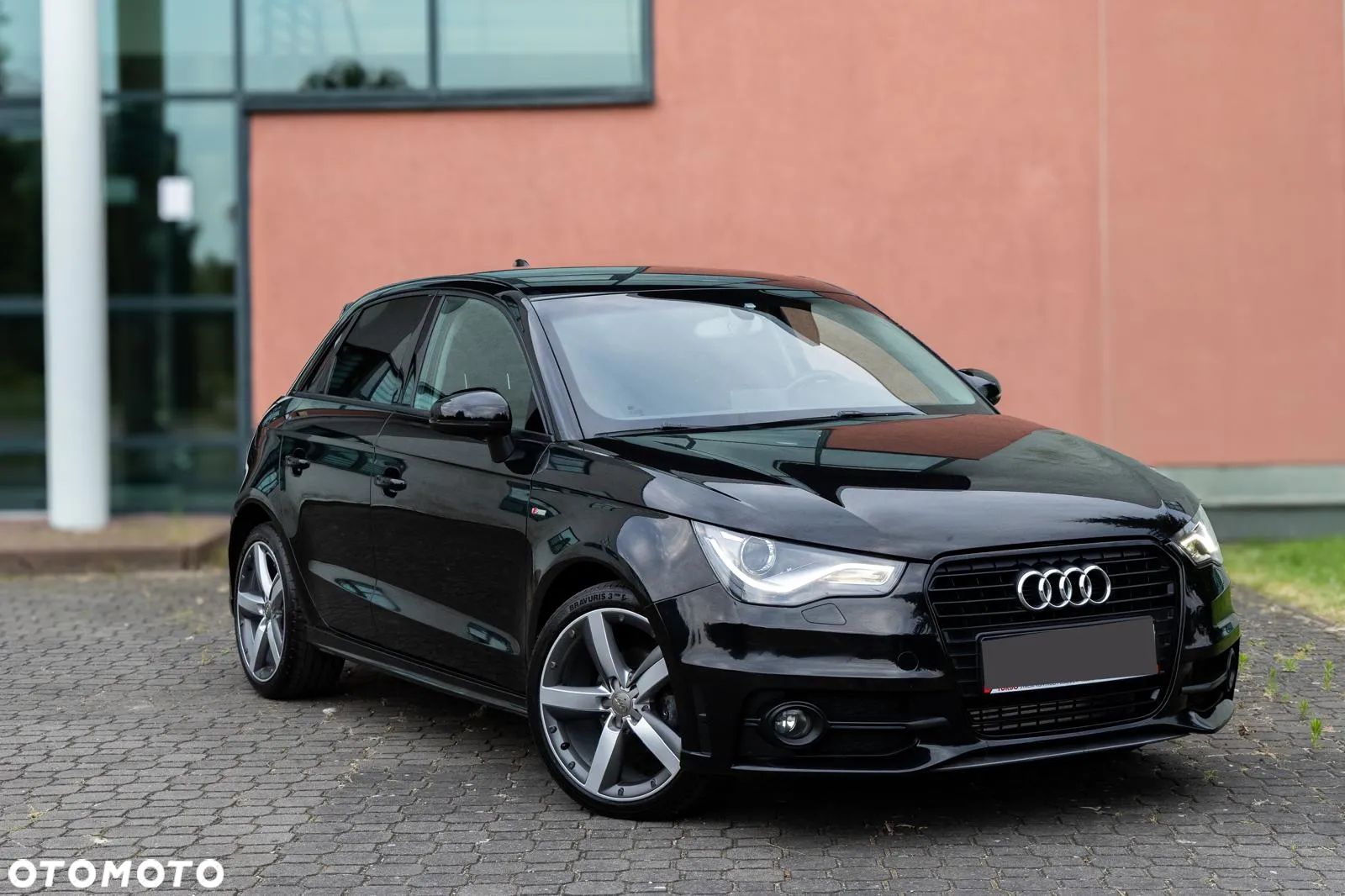 Audi A1 1.6 TDI Sportback S tronic S line Sportpaket - 1