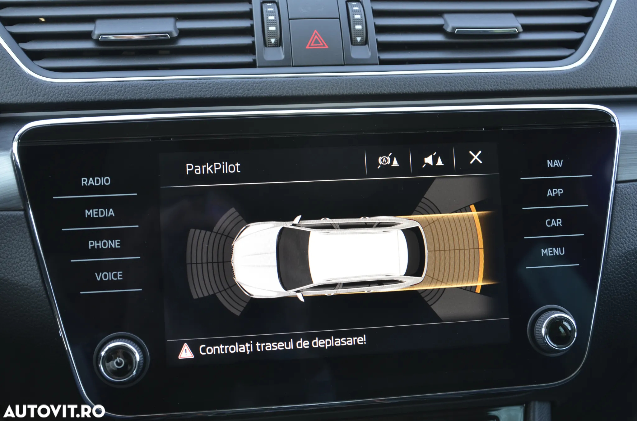 Skoda Superb 2.0 TDI DSG Style - 15
