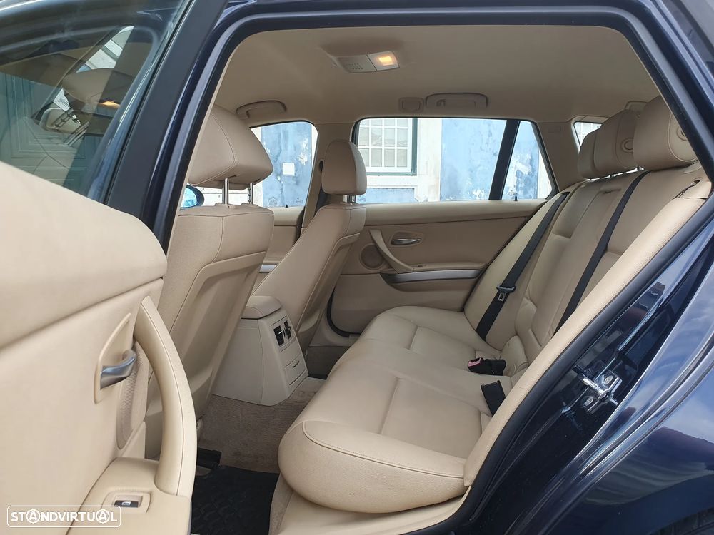 BMW 320 d Exclusive - 27