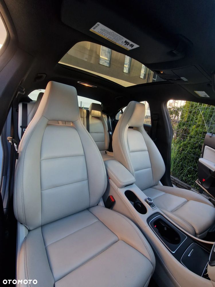 Mercedes-Benz CLA 250 7G-DCT AMG Line - 9