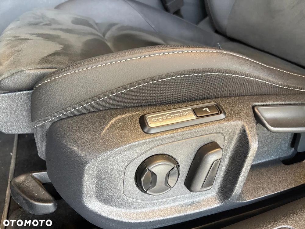Volkswagen Arteon 2.0 TDI 4Motion R-Line DSG - 17