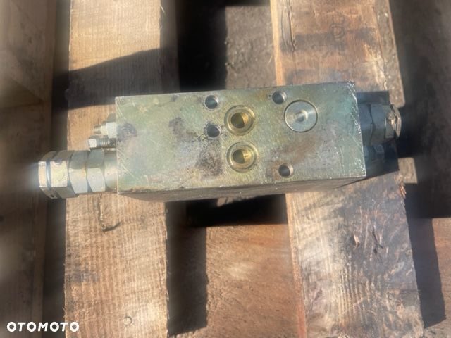 Cat th 330 , 220 siłownik Wysówu zawór hydrauliczny zamek - 2