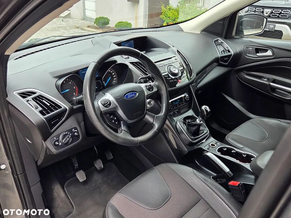 Ford Kuga 2.0 TDCi 2x4 Titanium - 17