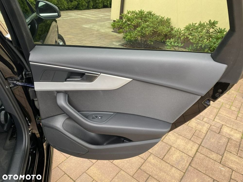 Audi A4 Avant 40 TFSI quattro S tronic advanced - 35