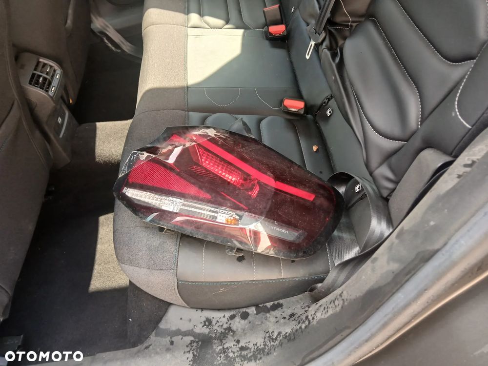 Citroën C4 PureTech 130 Stop&Start EAT8 FEEL PACK - 8