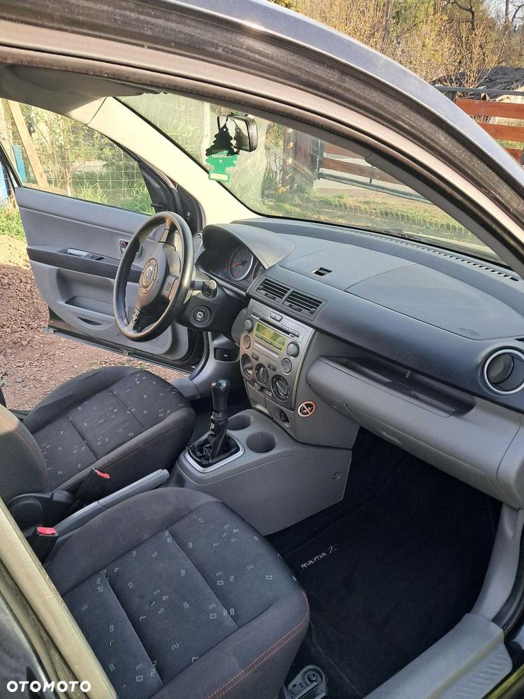 Mazda 2 - 6