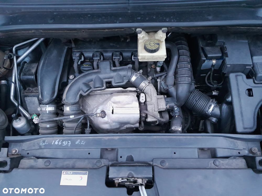 Citroën C4 Picasso THP 150 EGS6 Exclusive - 24