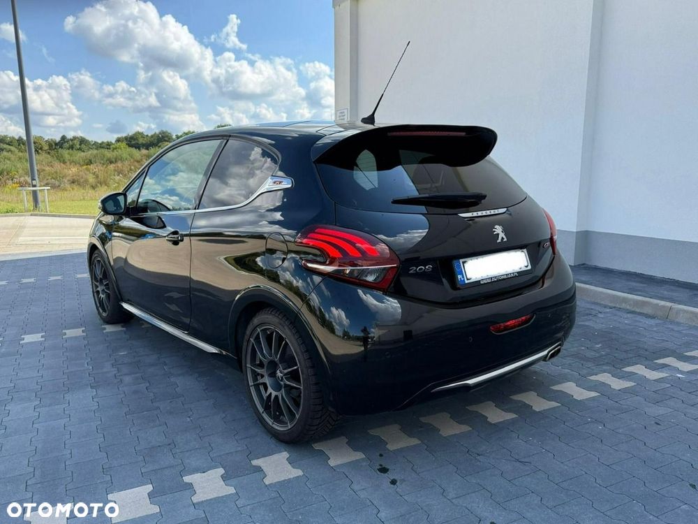 Peugeot 208 2018 photo 3
