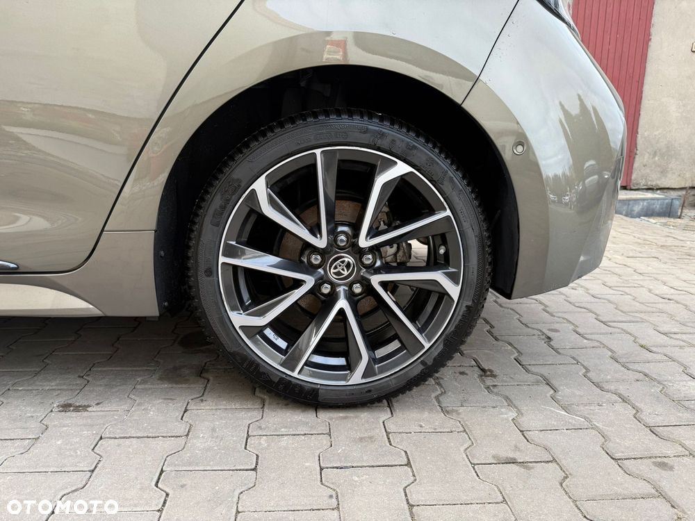 Toyota Corolla 2.0 Hybrid Executive - 18