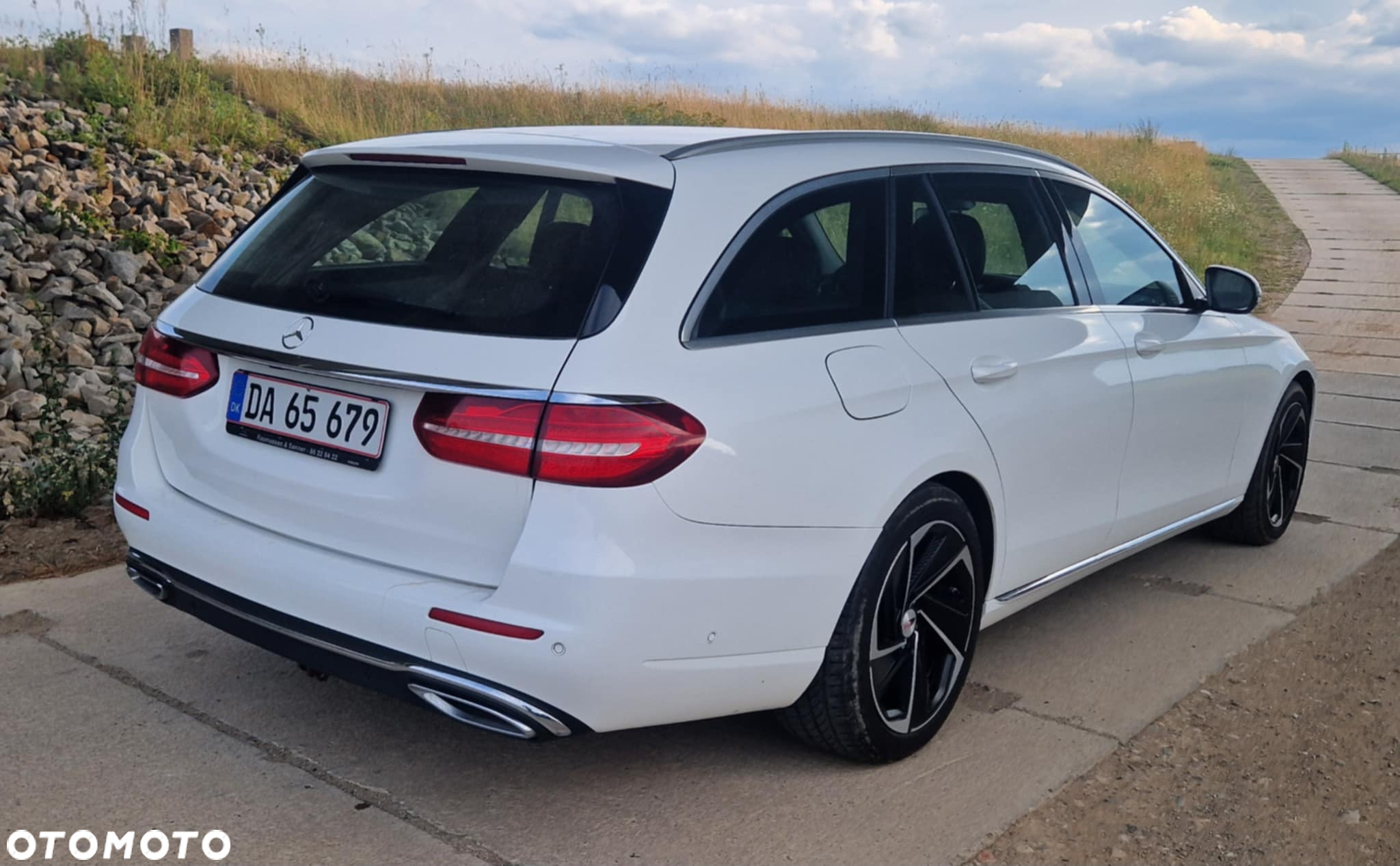 Mercedes-Benz Klasa E 220 d 9G-TRONIC - 4