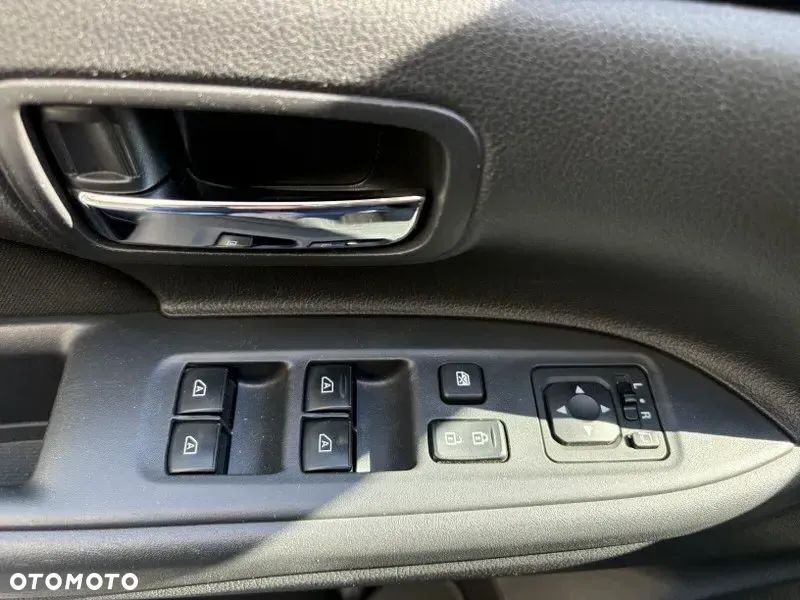 Mitsubishi Outlander 2.0 Intense + SDA 4WD CVT - 22