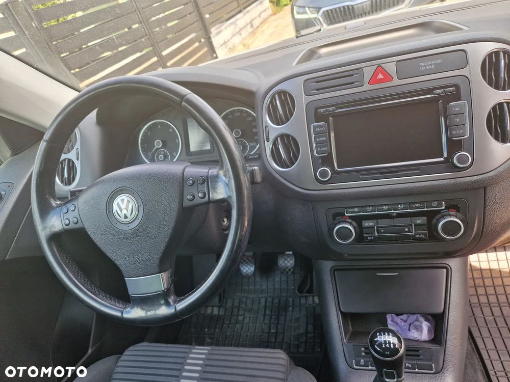 Volkswagen Tiguan - 11