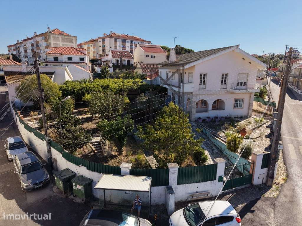 Moradia T7 para remodelação e investimento - Grande imagem: 2/53