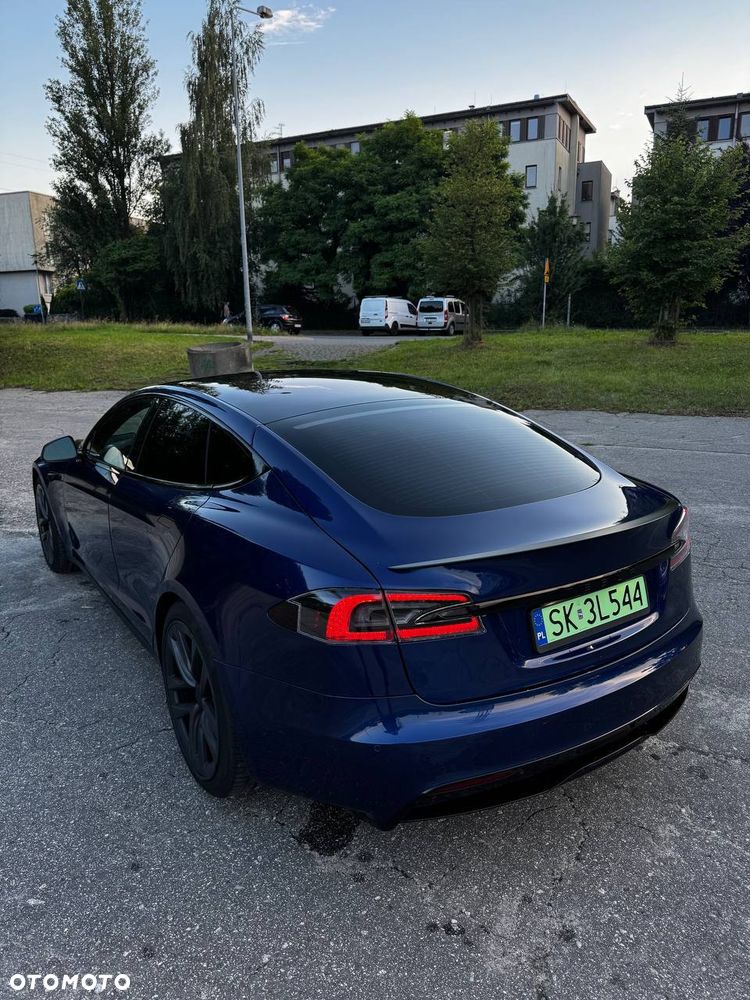 Tesla Model S - 3