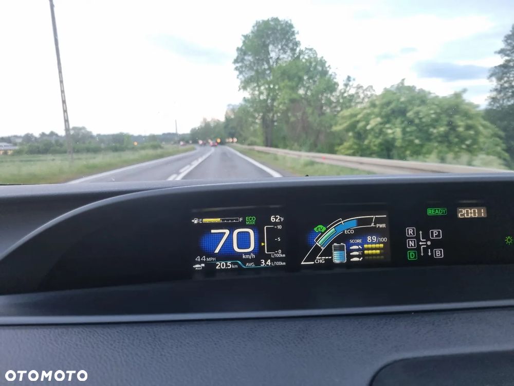 Toyota Prius - 8