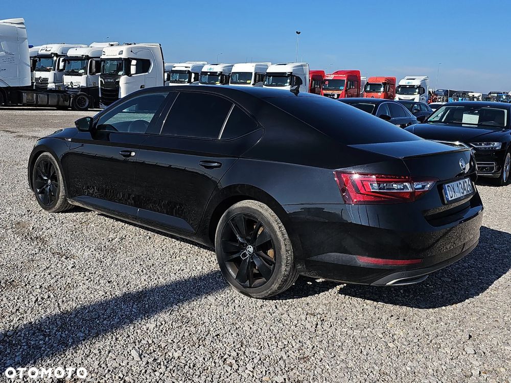 Skoda Superb 2.0 TDI Sportline DSG - 7