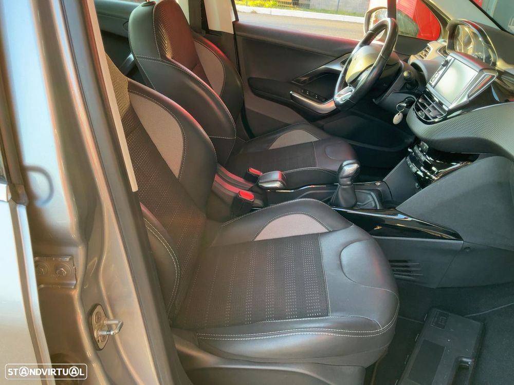 Peugeot 2008 1.2 PureTech Allure - 6