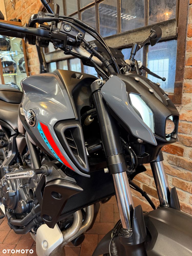 Yamaha MT - 17