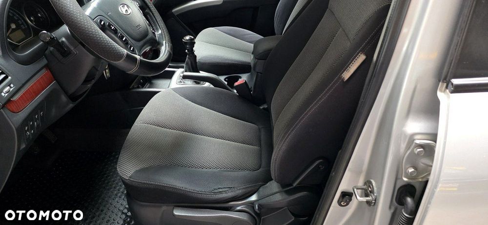Hyundai Grand Santa Fe - 18