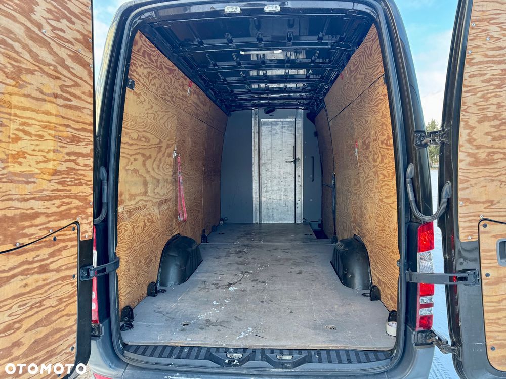 Mercedes-Benz Sprinter 314 316 313 - 12