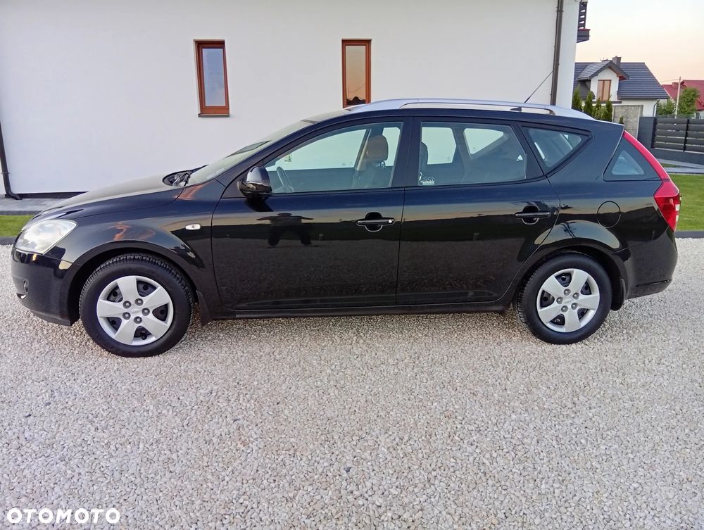Kia Ceed - 4