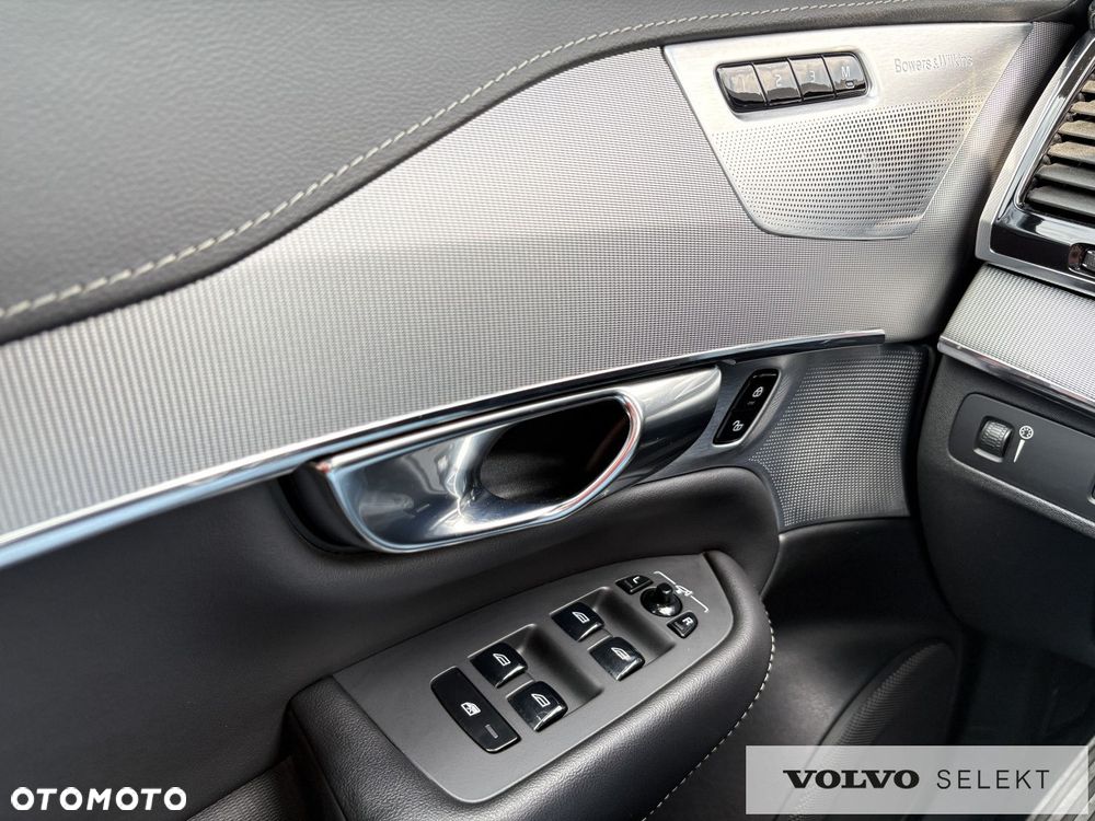 Volvo XC 90 - 22