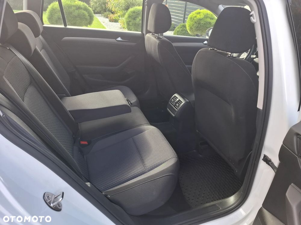 Volkswagen Passat 2.0 TDI EVO Elegance - 19
