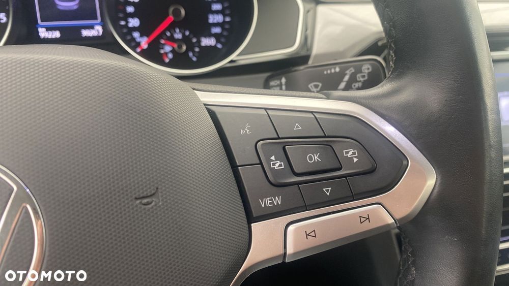 Volkswagen Passat - 22