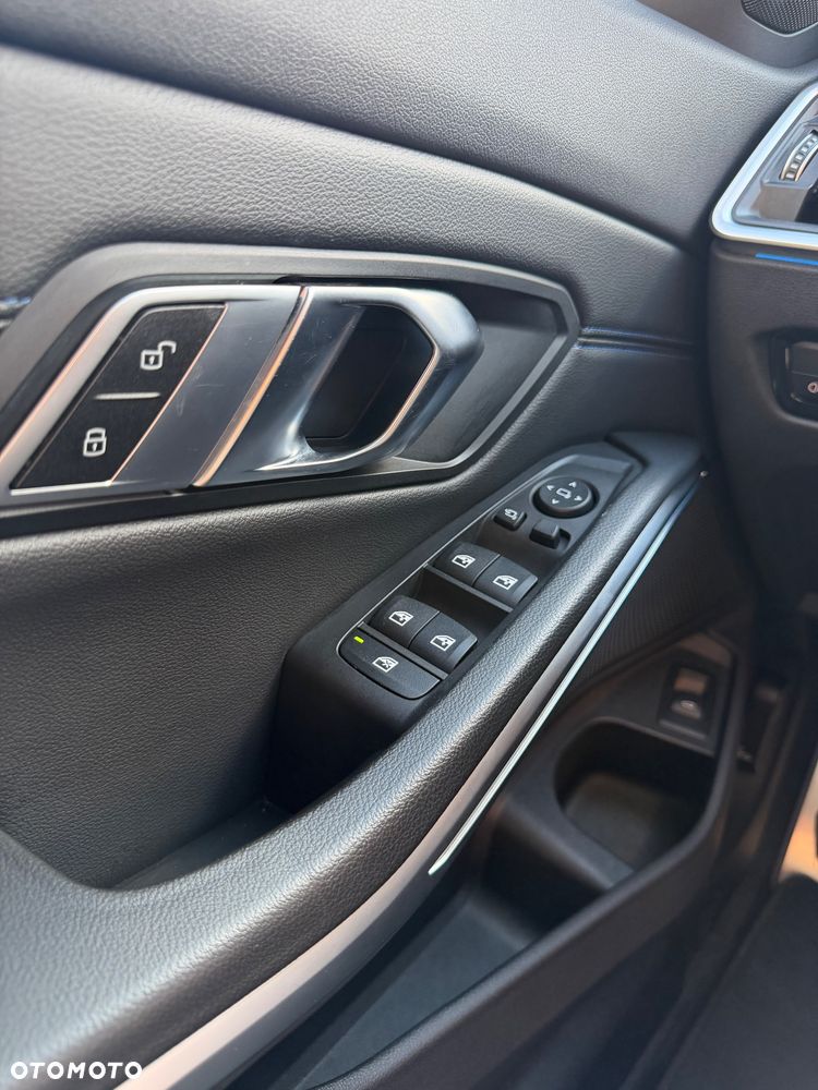 BMW Seria 3 320d xDrive mHEV M Sport - 23