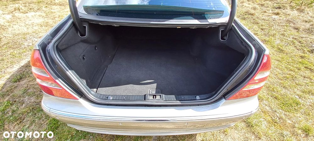 Mercedes-Benz Klasa E 200 Kompressor Automatik Avantgarde - 31