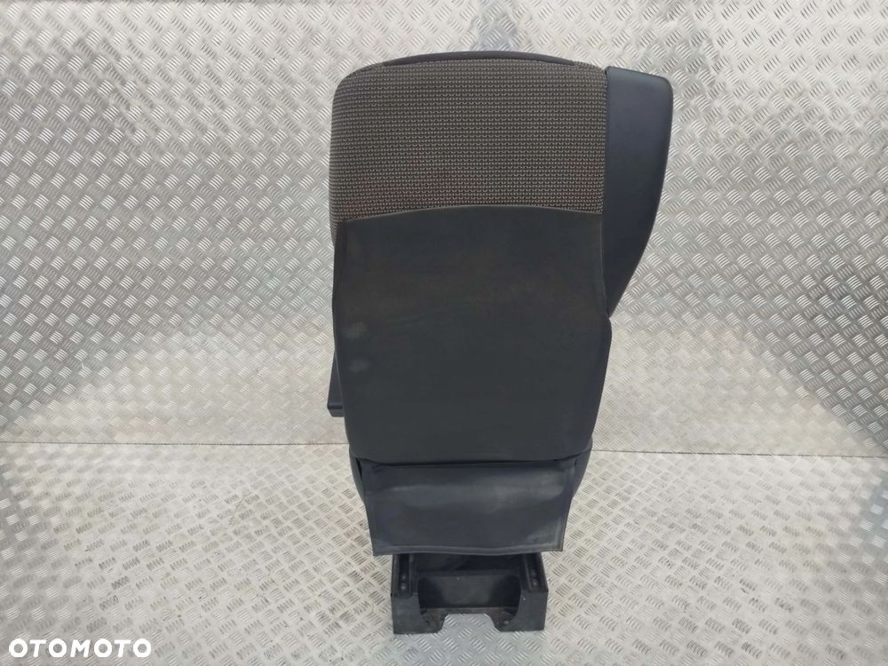 FOTEL PASAŻERA SZTYWNY DAF XF 106 - 5