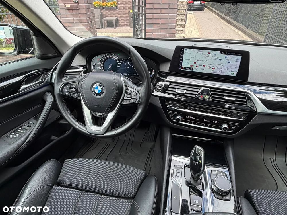 BMW Seria 5 520d Sport Line - 28